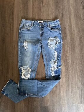 refuge Distressed Light Blue Skinny Jeans